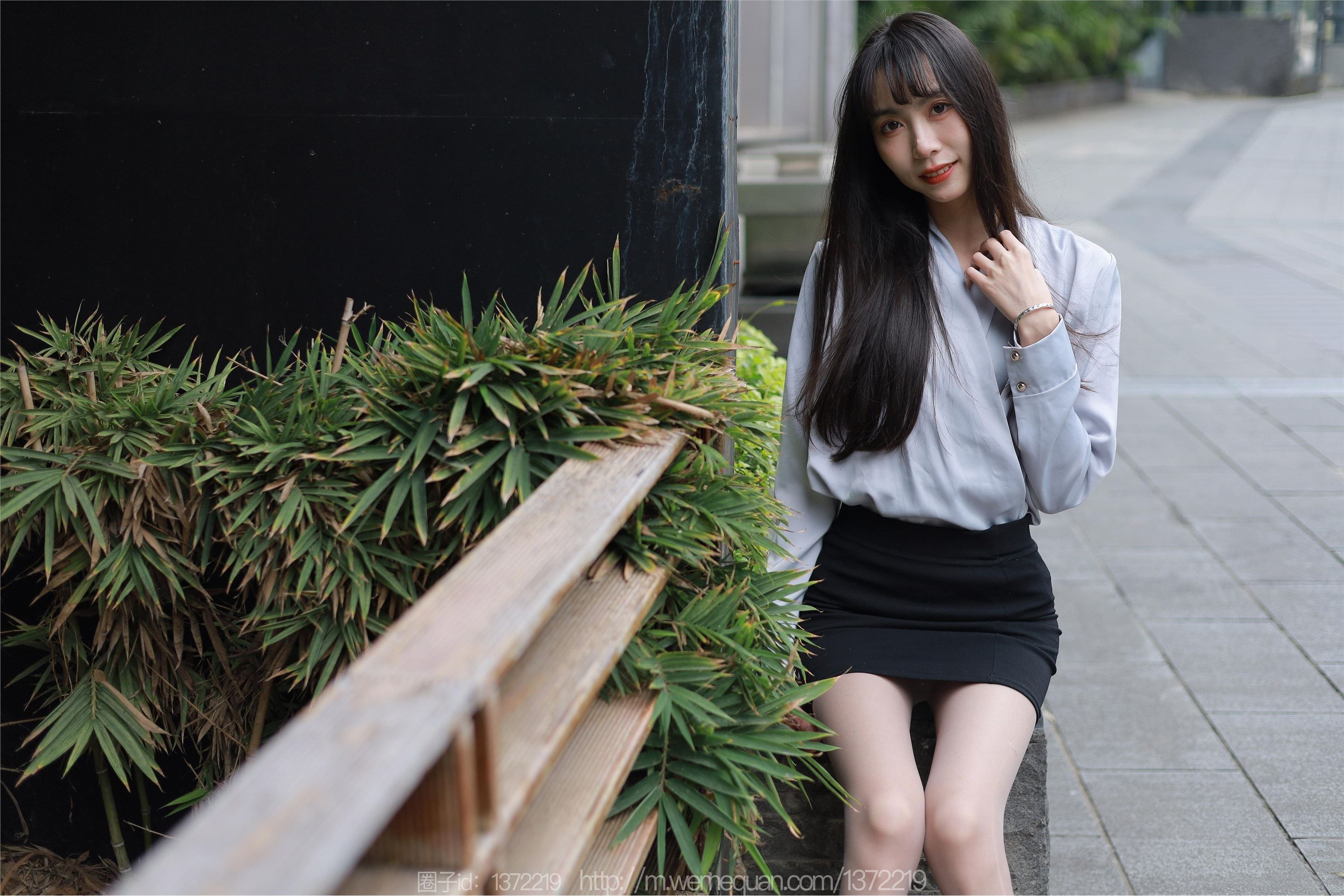 IESS异思趣向  2023.03.02 丝享家 1378 团团《楼梯上的美人》